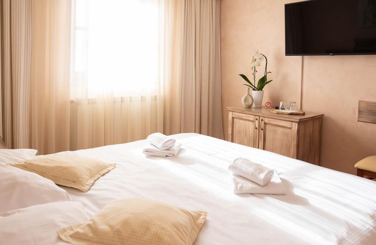 Domacija Pri Damjanu Hotel โคซินา ภายนอก รูปภาพ