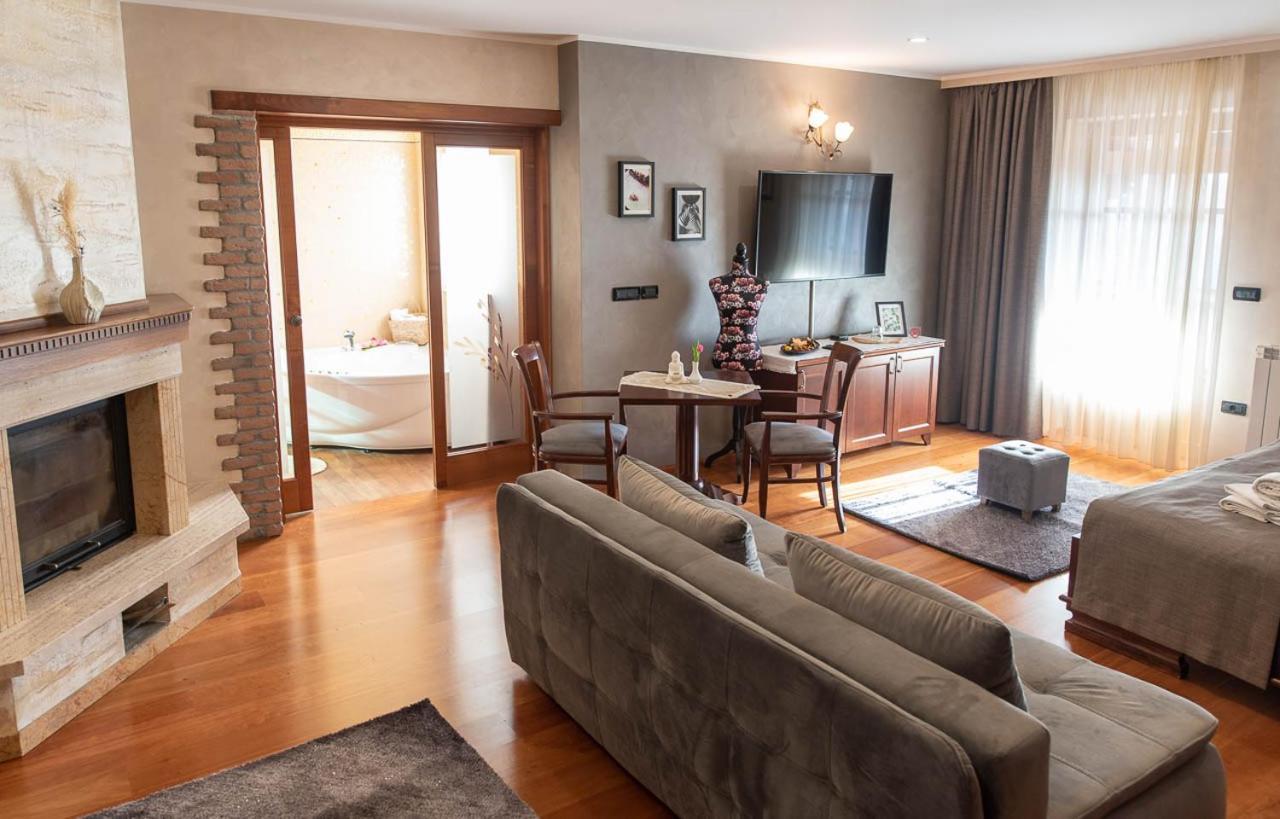 Domacija Pri Damjanu Hotel โคซินา ภายนอก รูปภาพ